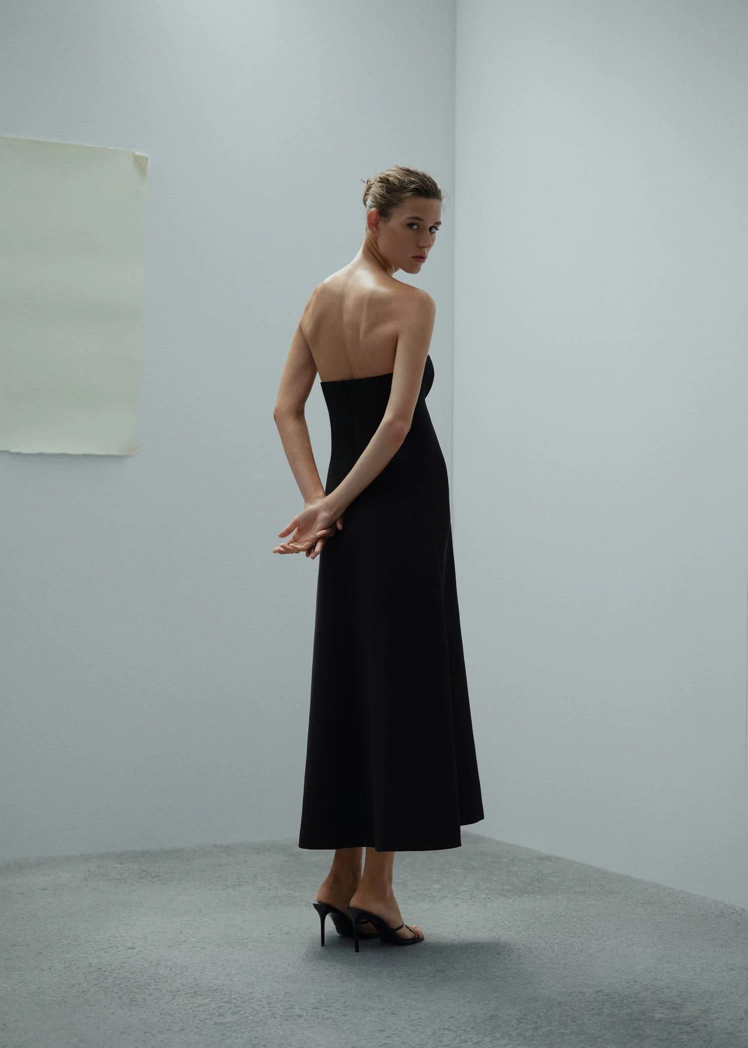 Robe Structurée Encolure Cœur 3 Robe Structurée Encolure Cœur – Image 3