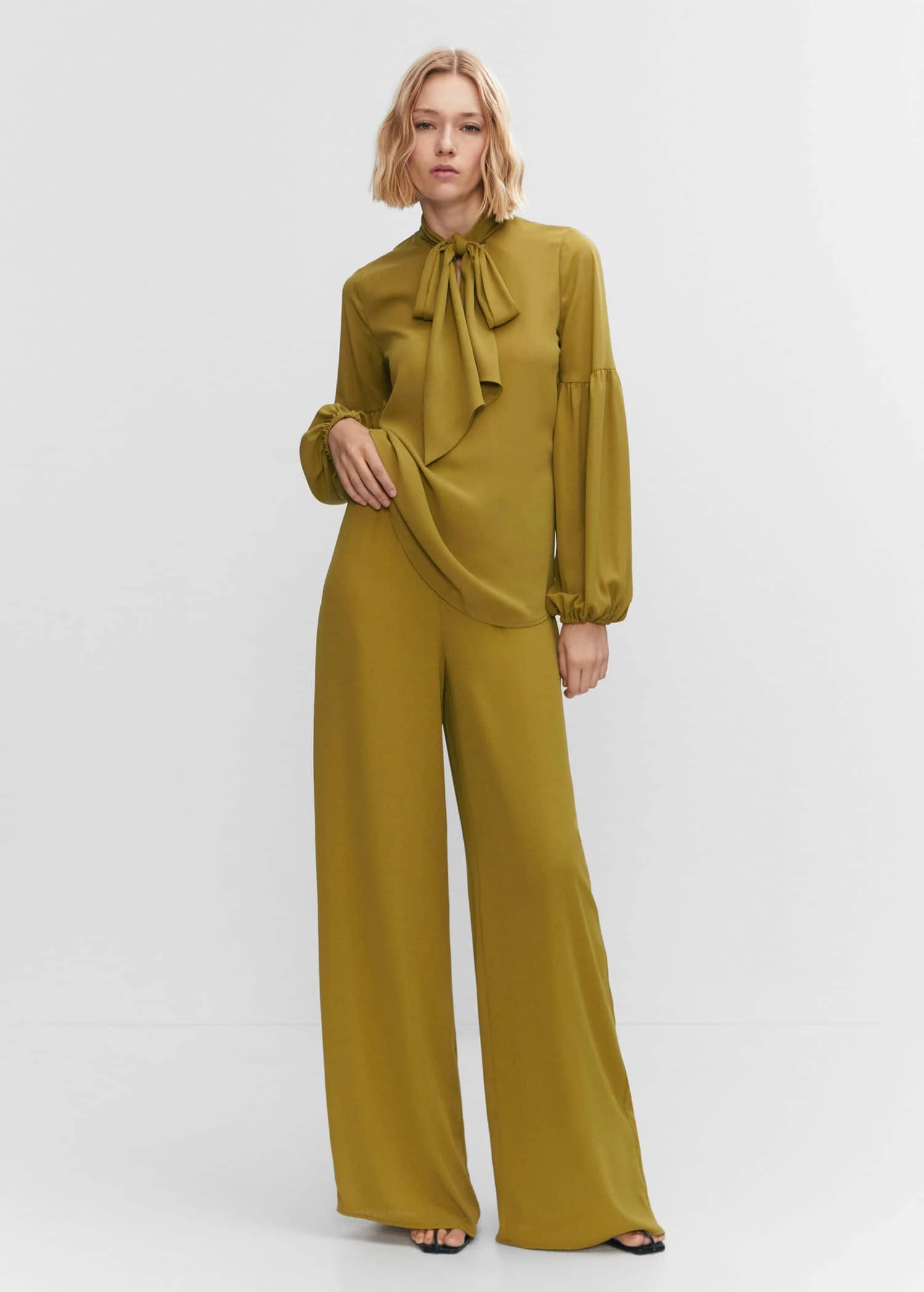 Blouse Lavallière Manches Bouffantes 2 Blouse Lavallière Manches Bouffantes – Image 2