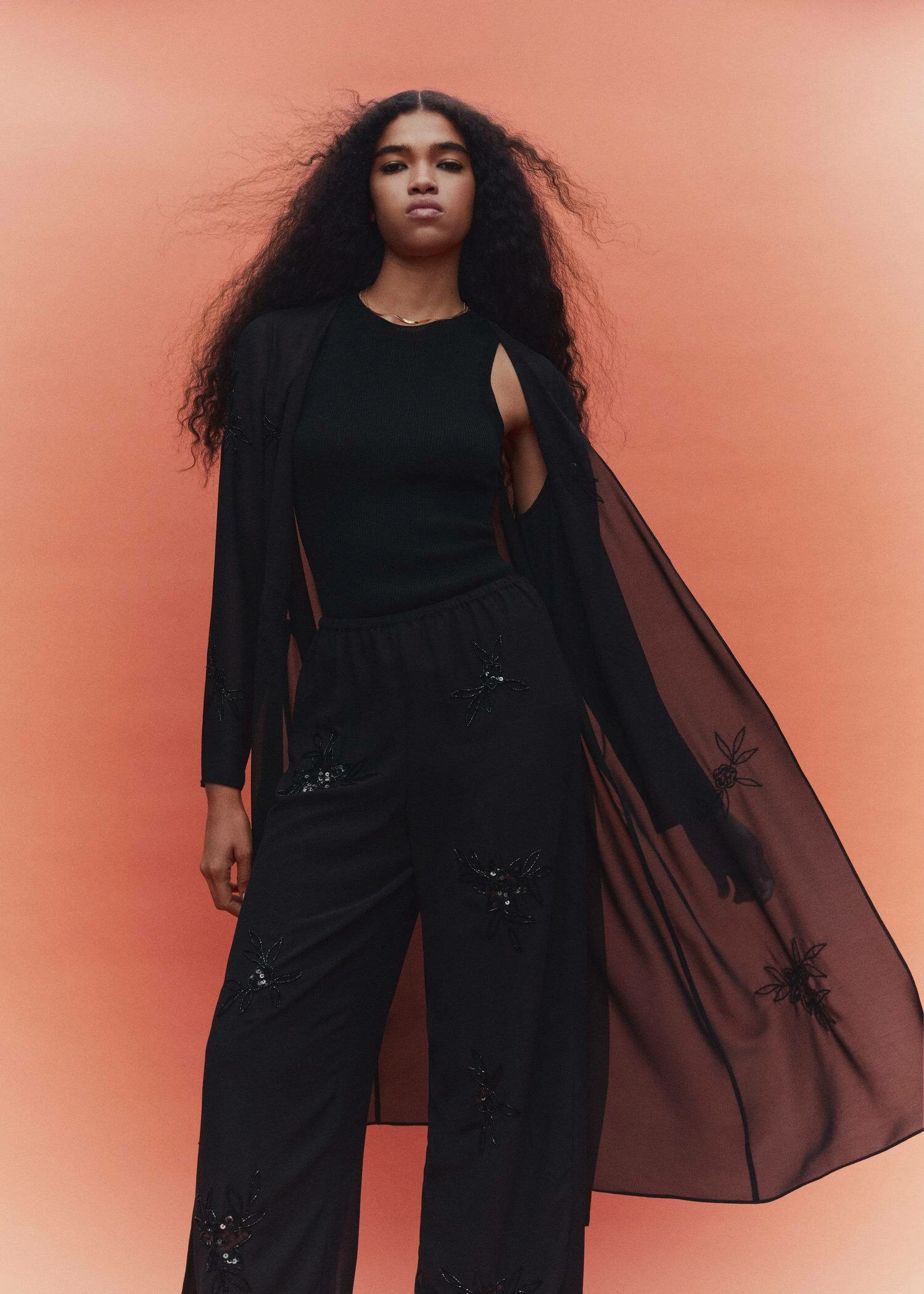 Caftan Détails Perlés 6 Caftan Détails Perlés – Image 6