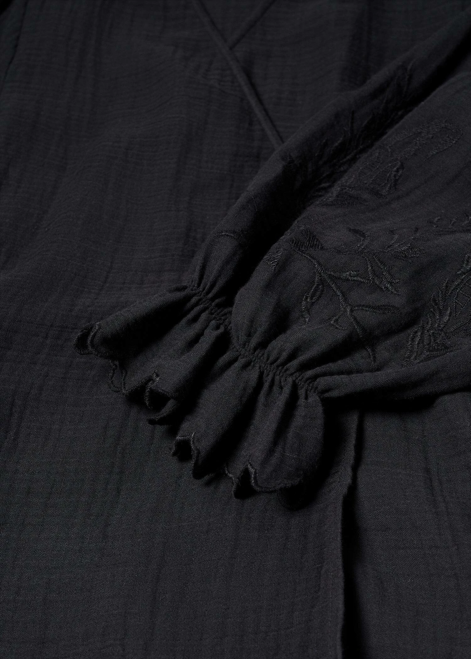 Robe Texturée Broderies 6 Robe Texturée Broderies – Image 6