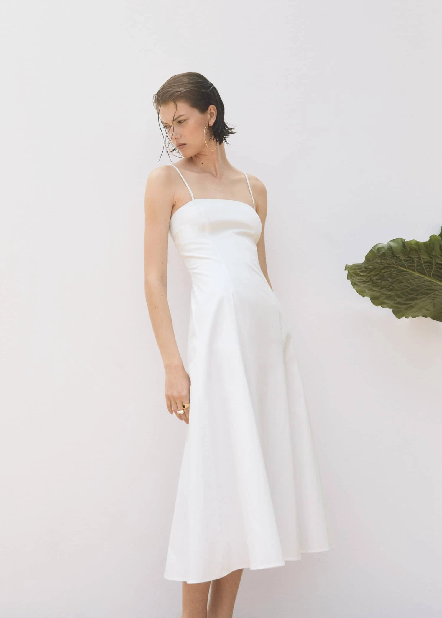 Robe Midi Détail Dos 5 Robe Midi Détail Dos – Image 5