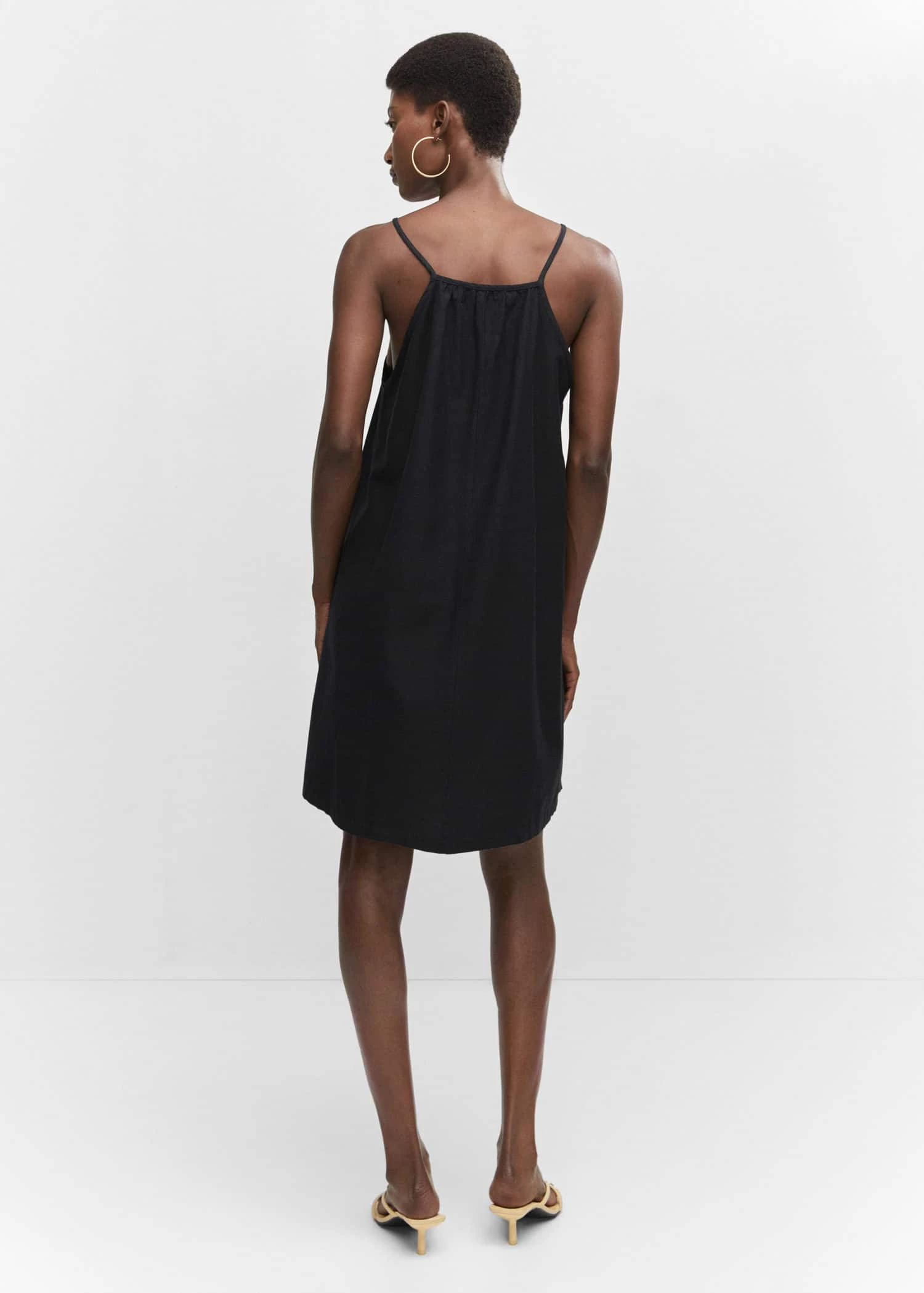 Robe Détails Brodés 3 Robe Détails Brodés – Image 3