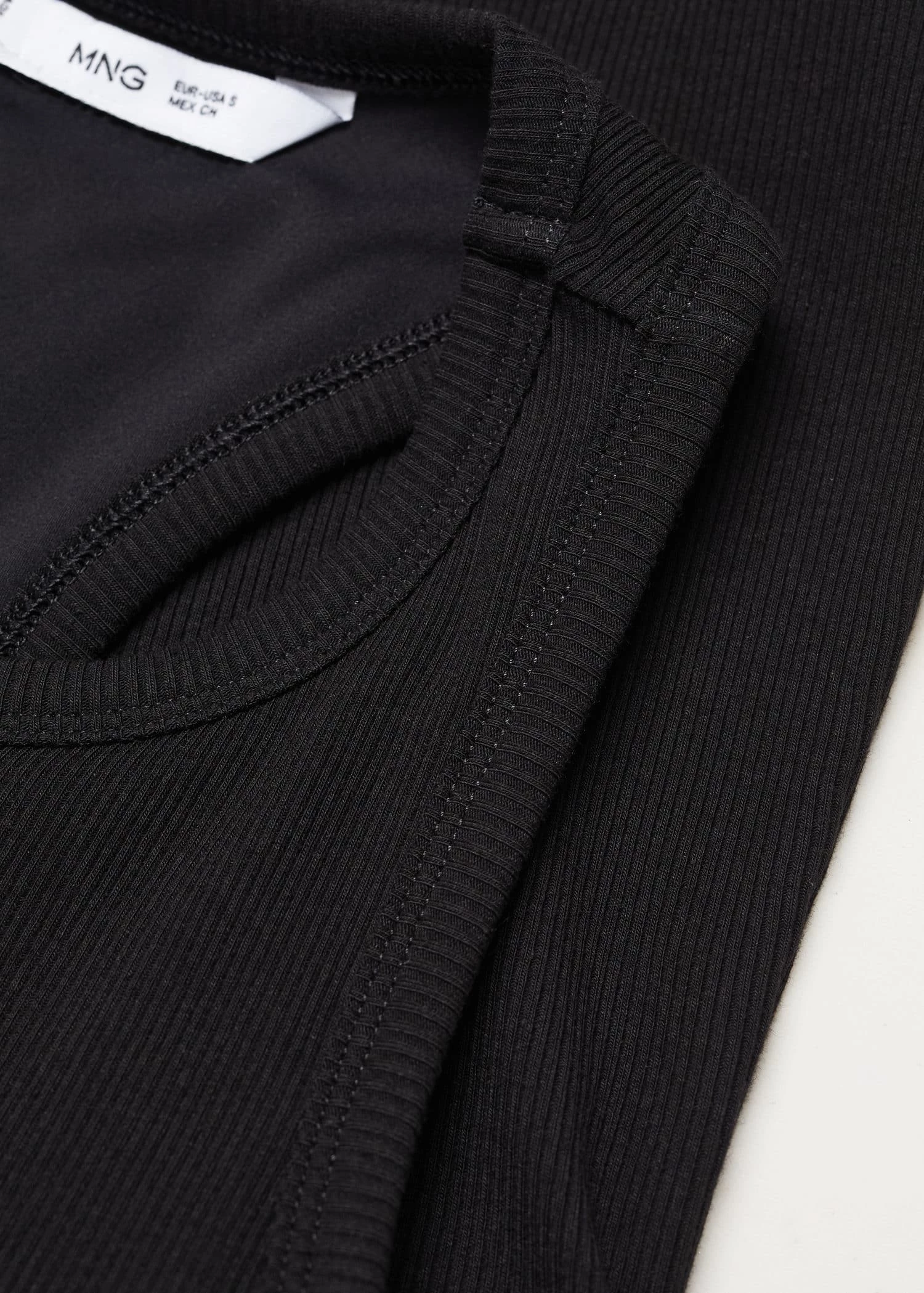 Top Emmanchures Américaines Dos Plongeant 7 Top Emmanchures Américaines Dos Plongeant – Image 7