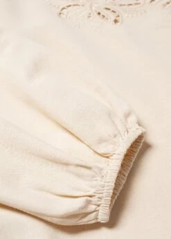 Top Asymétrique Broderies Ajourées -New Trendy Shop 57094010 05 D8